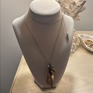 Elegant Gold Leaf Pendant Necklace